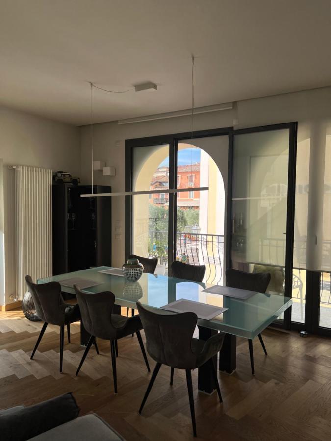 Suite La Castellana Torri Del Benaco Exterior photo